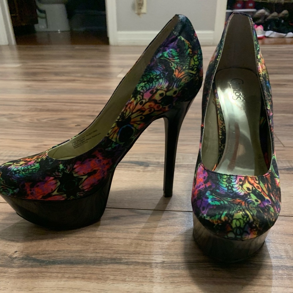 Carlos Santa Pumps